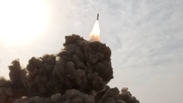 Ballistic missile from Yemen strikes Tel Aviv