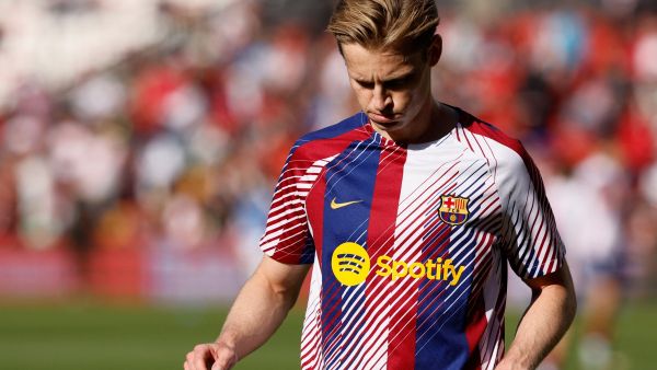 Barcelona Restructures De Jong’s Contract Offer with Major Financial Adjustments