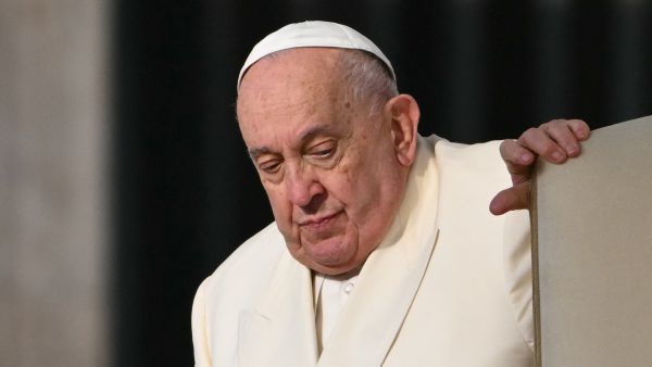 Pope Francis speaks from hospital: "I am facing a difficult time"