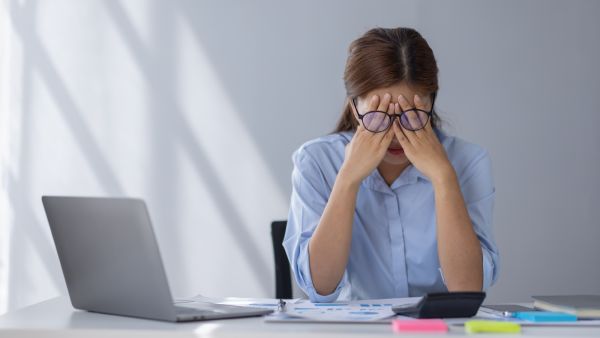 أبراج تحب المماطلة من العمل.. هل أنتِ منهم؟