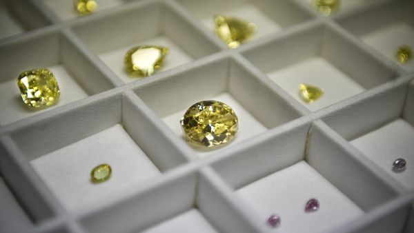 Russia’s largest-ever 100-carat diamond unveiled