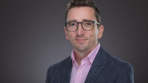 Gabor Scheiring. Georgetown University in Qatar Professor Recognized as Global Thought Leader on Democracy with Prestigious Fellowship