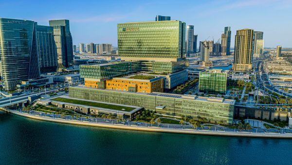 Cleveland Clinic Abu Dhabi collaborates with Cleveland Clinic in the U.S. to perform first-ever transcontinental robotic assisted focal therapy procedure for prostate cancer