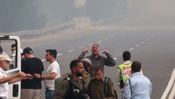Israeli Fires Spark Internal Divisions\