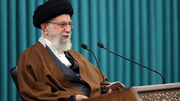 خامنئي يرد على ترامب: إيران لن تستجيب للغة التهديد
