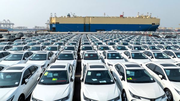 موانئ دبي العالمية توسّع طاقتها الاستيعابية للمركبات في ميناء جبل علي لتلبية الطلب المتزايد