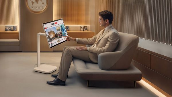 شاشات SWING من إل جي توفر المرونة في مساحة العمل والوظائف المعززة لبيئة الأعمال الحديثة