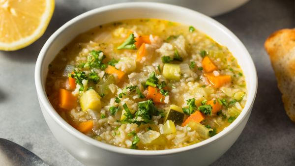 شوربة الخضار... وجبة خفيفة وصحية