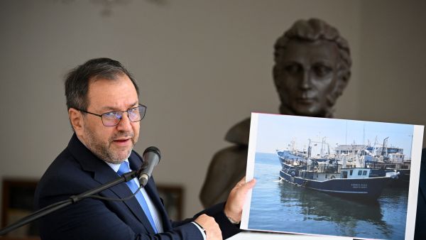 US sinks second alleged Venezuelan drug vessel, escalating tensions with Caracas