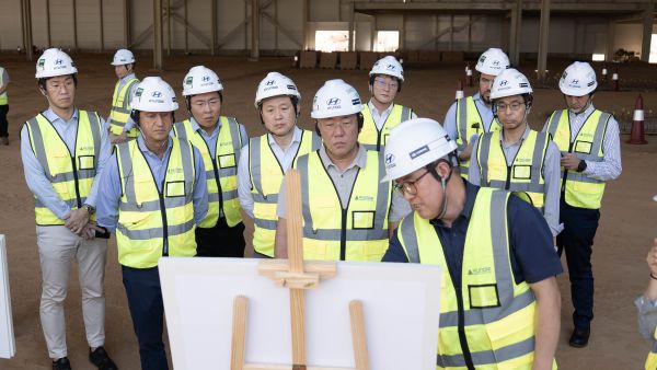 Hyundai Motor Group Executive Chair Euisun Chung Meets HRH the Crown Prince, Reviews New Plant Construction and Group Growth Strategy