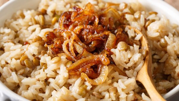 طريقة عمل مجدرة عدس وبرغل طريقة عمل مجدرة عدس وبرغل