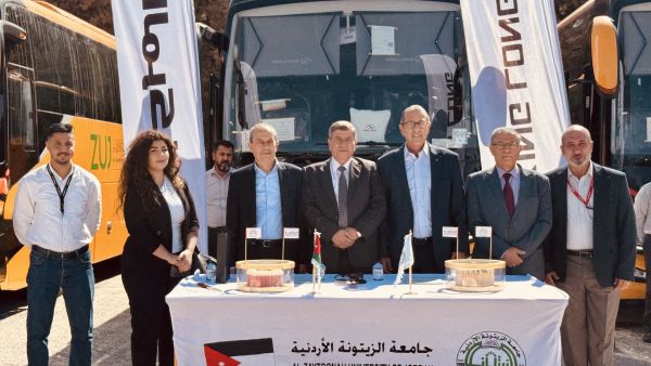 مجموعة المركزية تزوّد جامعة الزيتونة الأردنية بحافلات كينغ لونغ الحديثة