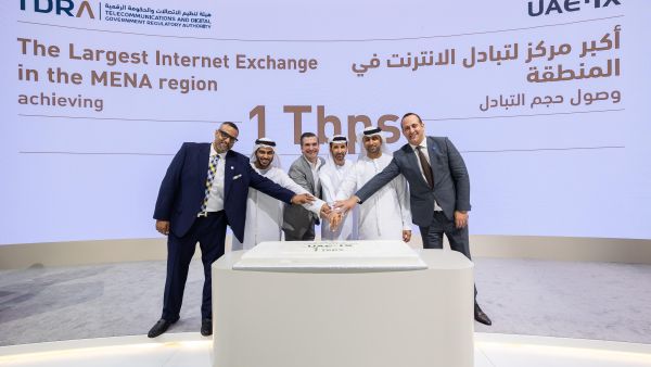 "دو" تُسجّل رقماُ قياسياُ جديداُ وتتصدر مجال تبادل الإنترنت في الشرق الأوسط بسرعة حركة بيانات 1 تيرابت في الثانية