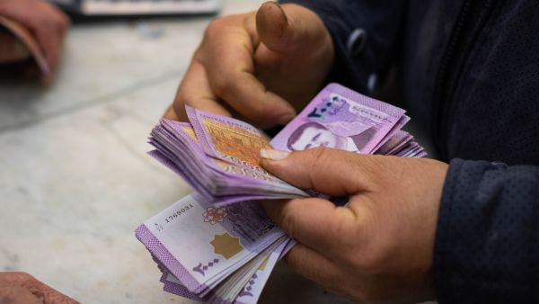 حل أزمة نقص السيولة واستبدال الأوراق التالفة وضخ أوراق نقدية حديثة أكثر جودة