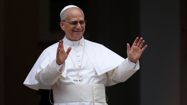 كيف تفسر رؤية البابا ليو في منامك؟