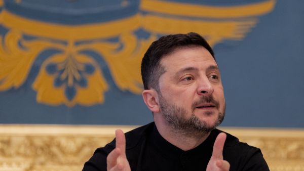 Zelensky: Ukraine to Begin Importing Gas from Greece. (AFP)