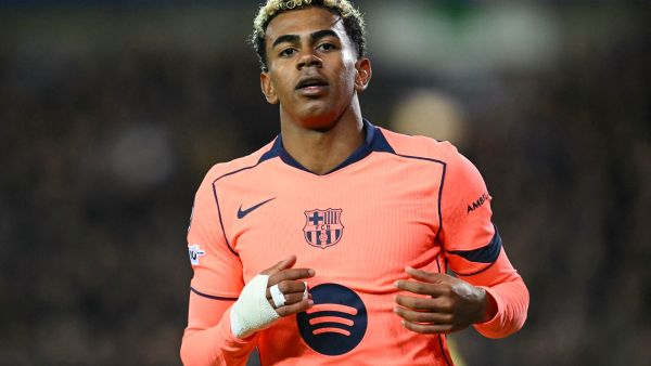 شنايدر: مستقبل لامين يامال مضمون في برشلونة