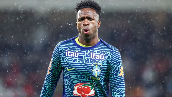 فينيسيوس جونيور يحسم مستقبله