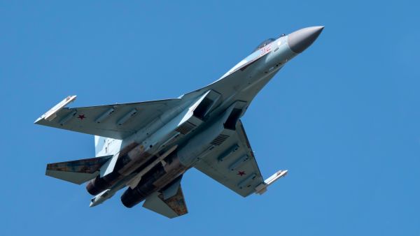 حاملة طائرات بريطانية ضخمة تحت قيادة الناتو