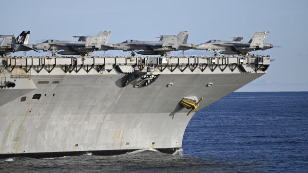 US waits for elite forces before moving on Venezuelan oil vessel