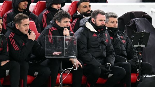 مستقبل صلاح تحت المجهر بعد جلوسه احتياطيا مرتين متتاليتين