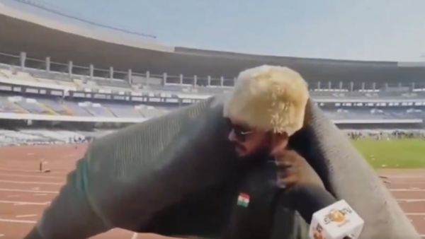 ميسي بـ100 دولار… وسجادة مجانية!