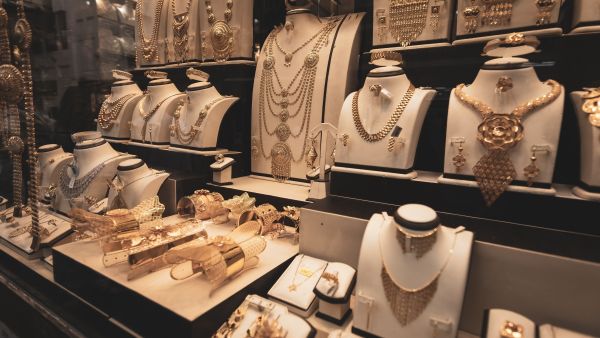 انتعاشة قوية.. الذهب يصعد من قاع أسبوعين والفضة تتعافى