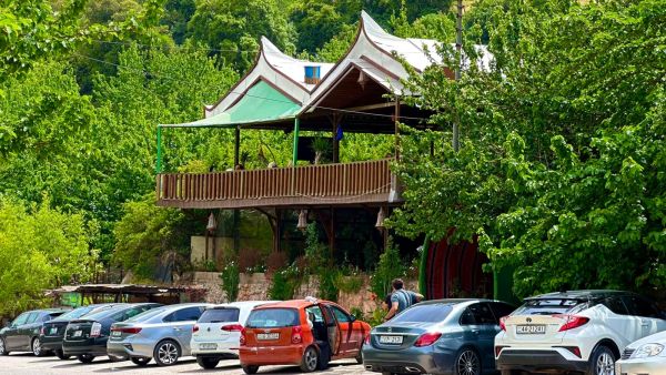 مطعم توت بارادايس.. ملاذ المشاوي وسط أحضان الطبيعة في السلط