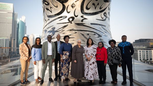 نائبة رئيس جمهورية ناميبيا تزور متحف المستقبل
