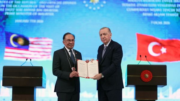 Erdogan, Anwar Ibrahim cement strategic ties at Turkey-Malaysia summit in Ankara