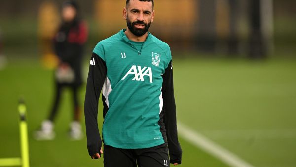 سلوت يفتح الباب أمام عودة محمد صلاح أساسيًا أمام مارسيليا