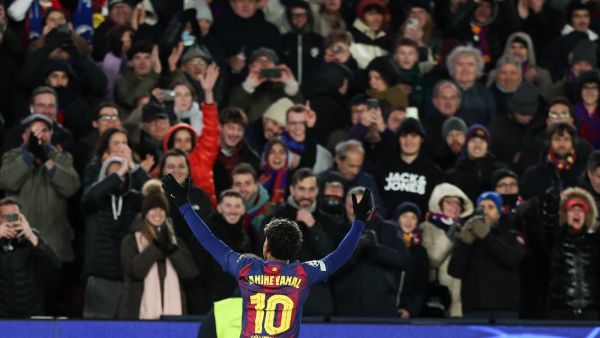 جمهور برشلونة يهتف فرحًا لهدف بنفيكا القاتل في شباك ريال مدريد