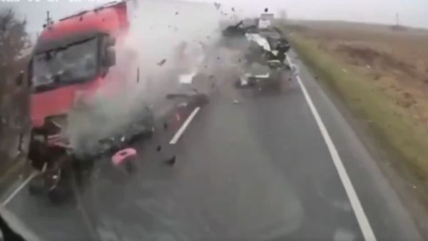 حوادث الطرق تودي بحياة مشجعين يونانيين في طريقهم إلى مباراة ليون