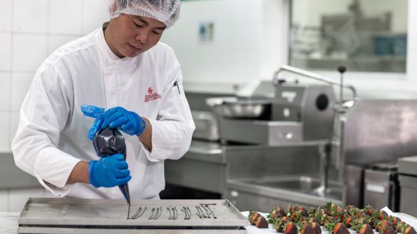 "الإمارات لتموين الطائرات" تتوسع في خدمات الطعام التجارية خارج نطاق تموين شركات الطيران