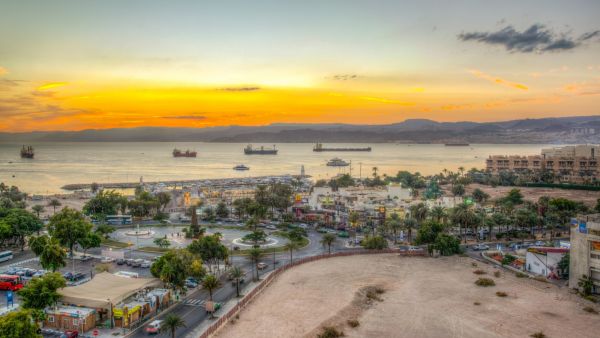 أشهر مطاعم السمك في العقبة: تجربة بحرية لا تُفوّت