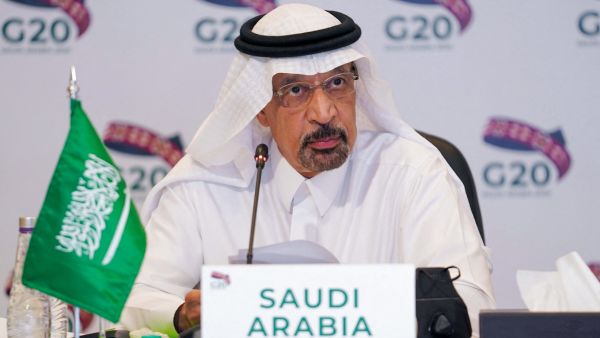 Saudi king replaces investment minister in Vision 2030 reset