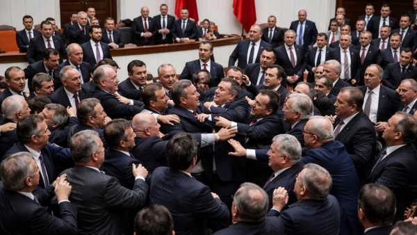البرلمان التركي على صفيح ساخن إثر تعديل وزاري مثير