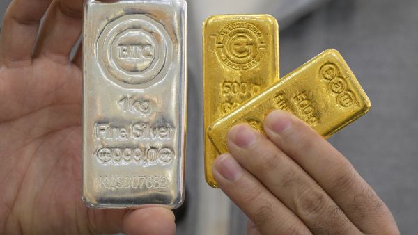 Gold and silver at a crossroads as US-Iran talks raise hopes and fears