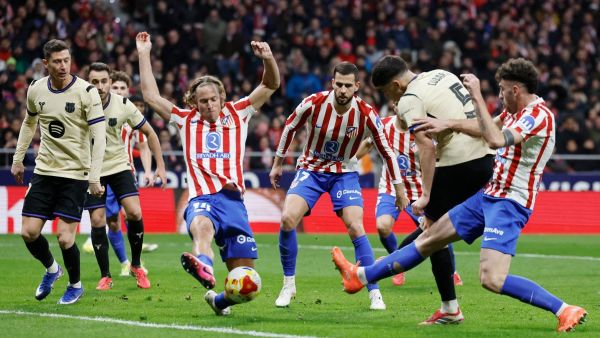 لجنة الحكام توضح سبب إلغاء هدف برشلونة أمام أتلتيكو