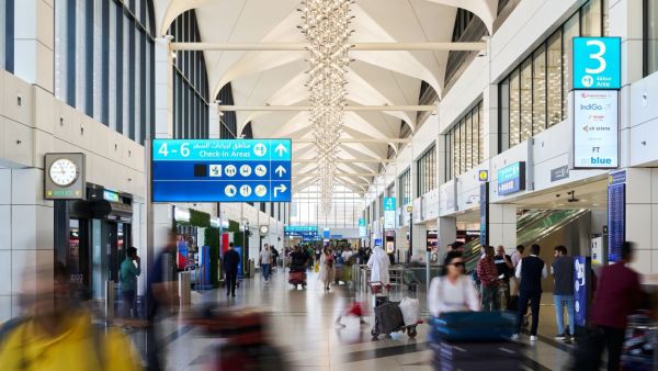 مطار دبي الدولي يُرسي معايير عالمية جديدة ويحوّل الأرقام القياسية إلى وتيرة تميز مستمرة