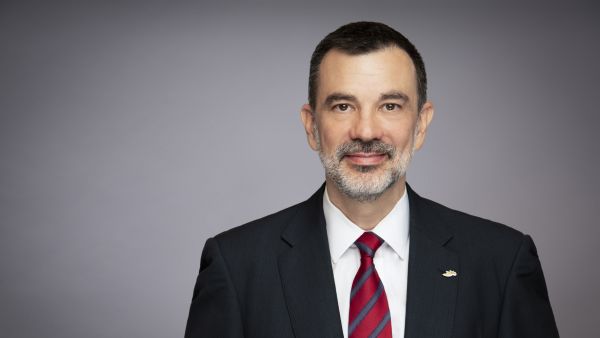 المشرق أول بنك إماراتي يقدّم لحاملي الجنسية الباكستانية المقيمين في الإمارات حسابات رقمية عبر الحدود 