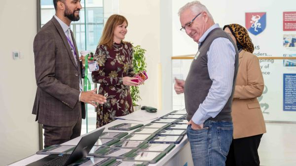 بمشاركة أكثر من 600 مشروع طلابي جيمس للتعليم تطلق النسخة التاسعة من تحدي الابتكار العالمي وتتوسع في التمويل الأولي