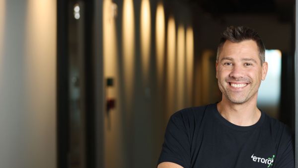 eToro Deepens Its Connection with Retail Investors Through New Shareholder Engagement Initiative in Partnership with Stockperks