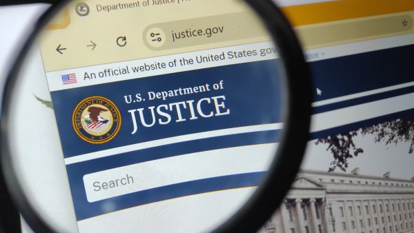 وزارة العدل الأميركية تنتهك خصوصية ضحايا قضية إبستين 