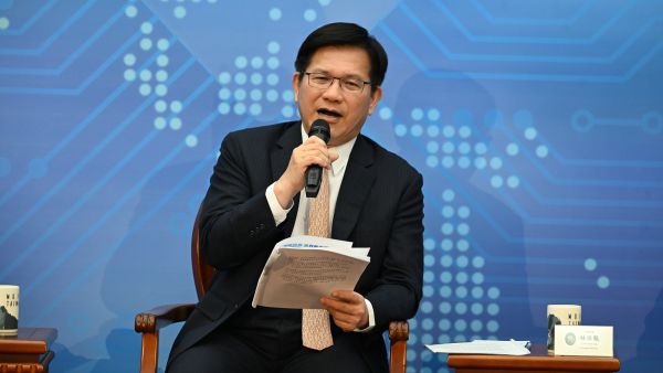 لين تشيا لونج، وزير خارجية تايوان