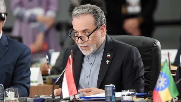 عباس عراقجي للعالم : موقفنا ثابت 