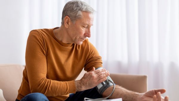 ماذا يحدث إذا نسي المريض تناول جرعة دواء الضغط أثناء الصيام؟