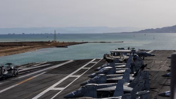 حاملة طائرات أميركية