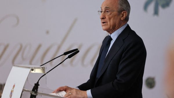 ريال مدريد يفكر في أسطورة برشلونة السابقة لتدريب الفريق