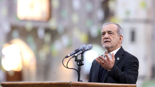 Pezeshkian strikes and then apologizes to neighboring countries